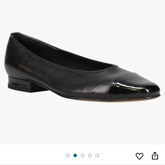 Vaneli flats w/ black patent toe - size 8.5 - Picture 3 of 9
